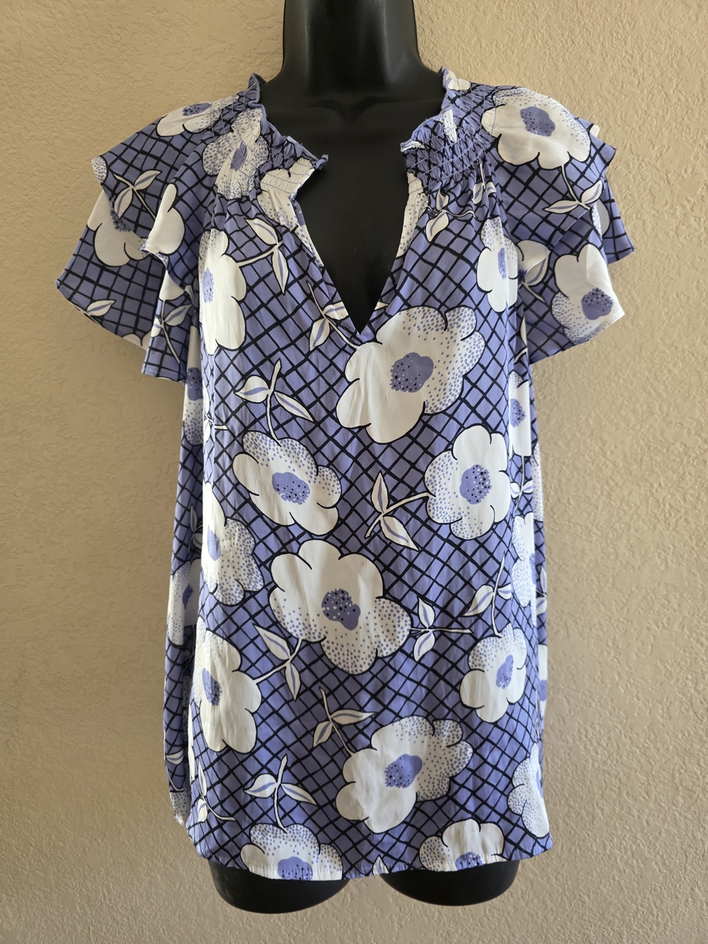 Women’s Express Floral Print V-Neck Blouse in Lavender